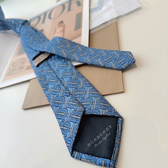 Men's Burberry Tie - Picture 3 of 5